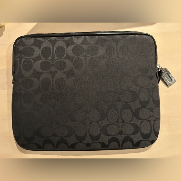 Coach IPad Case - Picture 4 of 8